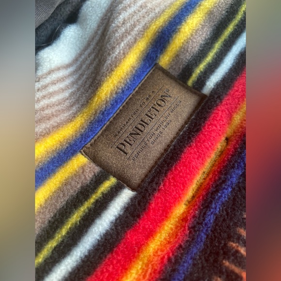 ACADIA NATIONAL PARK DOG COAT Pendleton ❤️🧡💛🖤 - Picture 8 of 9